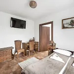 Dom Podróżnika Casa de hóspedes Maniowy
