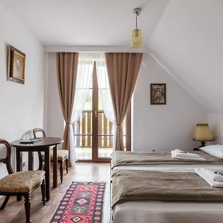 Guest house Dom Podroznika Maniowy